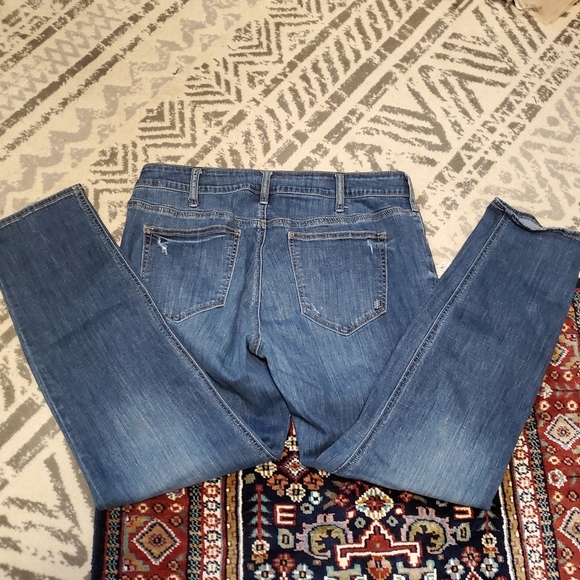 SILVER JEANS CO. BOYFRIEND . W 36/ L29. DISTRESSED. - Picture 5 of 6